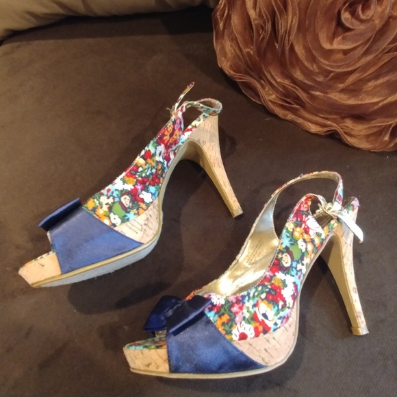 Rampage Multi Colored Flowered Sling Back Heels - Picture 5 of 9